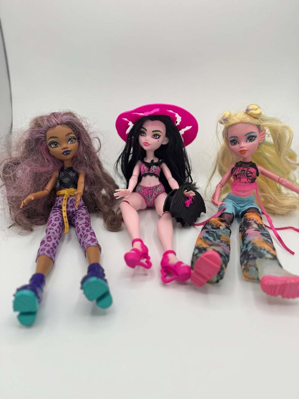 Lot of 3 Monster High Gen3 Dolls C Wolf, Draculaura, and L Blue)
